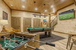 Sleep 36 · Mega-Lodge w/ Indoor Pool & Mtn View - Image 4