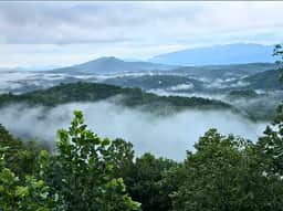 Sleeps 12 •Mountain View • Movie Room • Dogs OK - Image 2