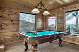 Sleeps 12 •Mountain View • Movie Room • Dogs OK - Image 3