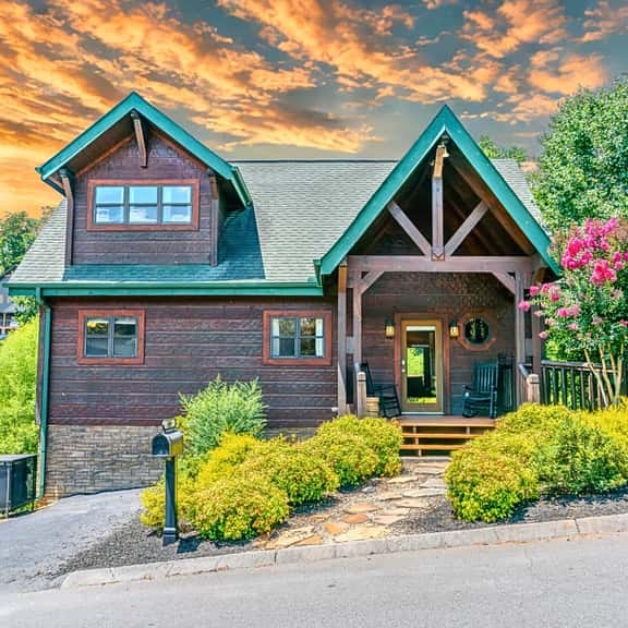 Pigeon Forge • Dollywood • Hot Tub • Sleeps 12 - Image 1