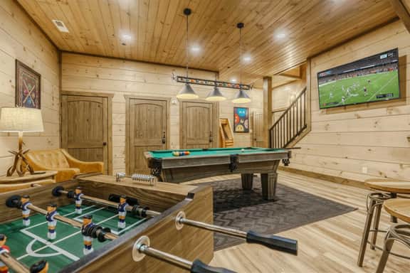 Sleep 36 · Mega-Lodge w/ Indoor Pool & Mtn View - Image 4