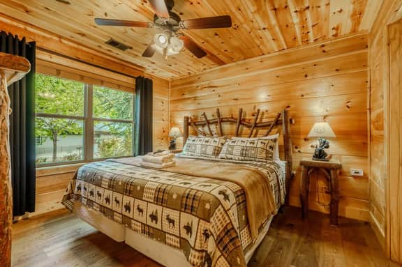 Bear Views | Hot Tub | Fireplace | Easy Access - Image 5
